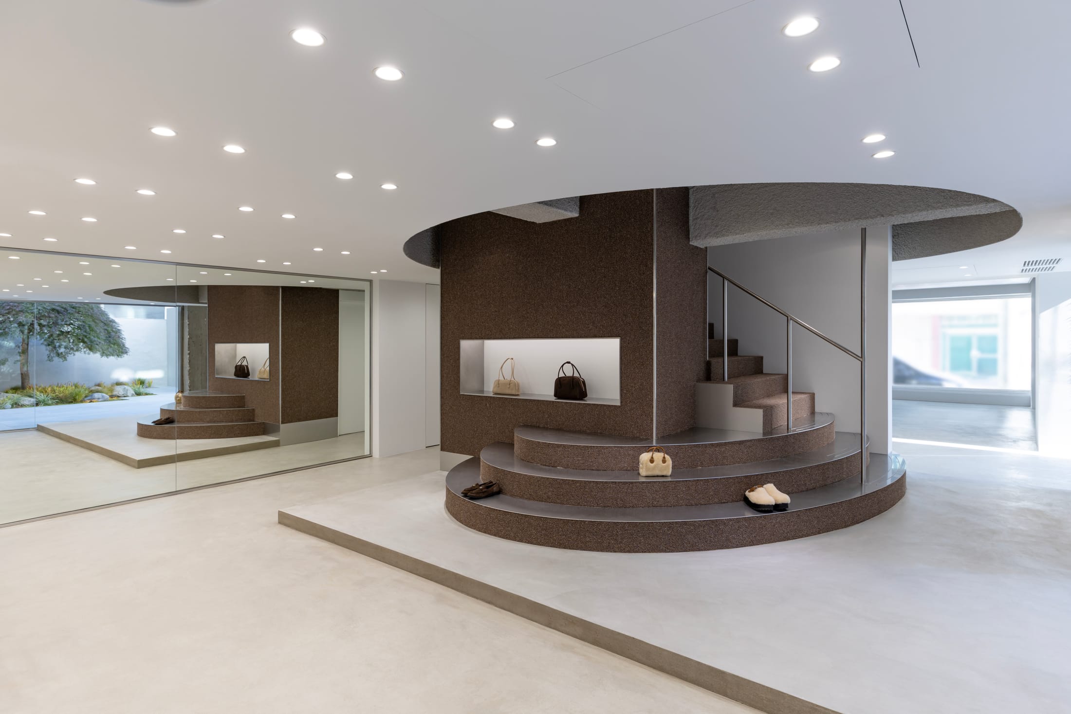 Yellowtrace Uneg Margesherwood Seoul Flagship Store Fashion Retail Interior Design Photo Hshm2357 03 Opt80