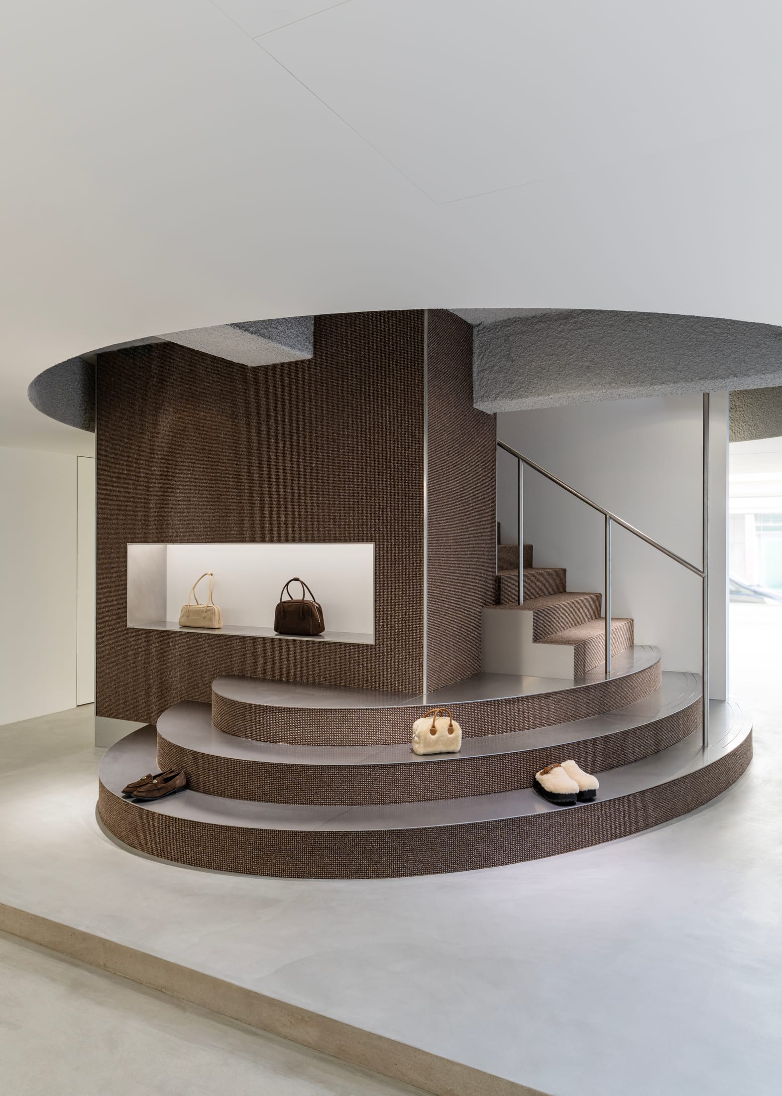 Yellowtrace Uneg Margesherwood Seoul Flagship Store Fashion Retail Interior Design Photo Hshm2357 05 Opt80