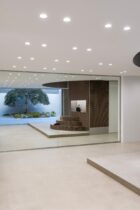 Yellowtrace Uneg Margesherwood Seoul Flagship Store Fashion Retail Interior Design Photo Hshm2357 06 Opt80