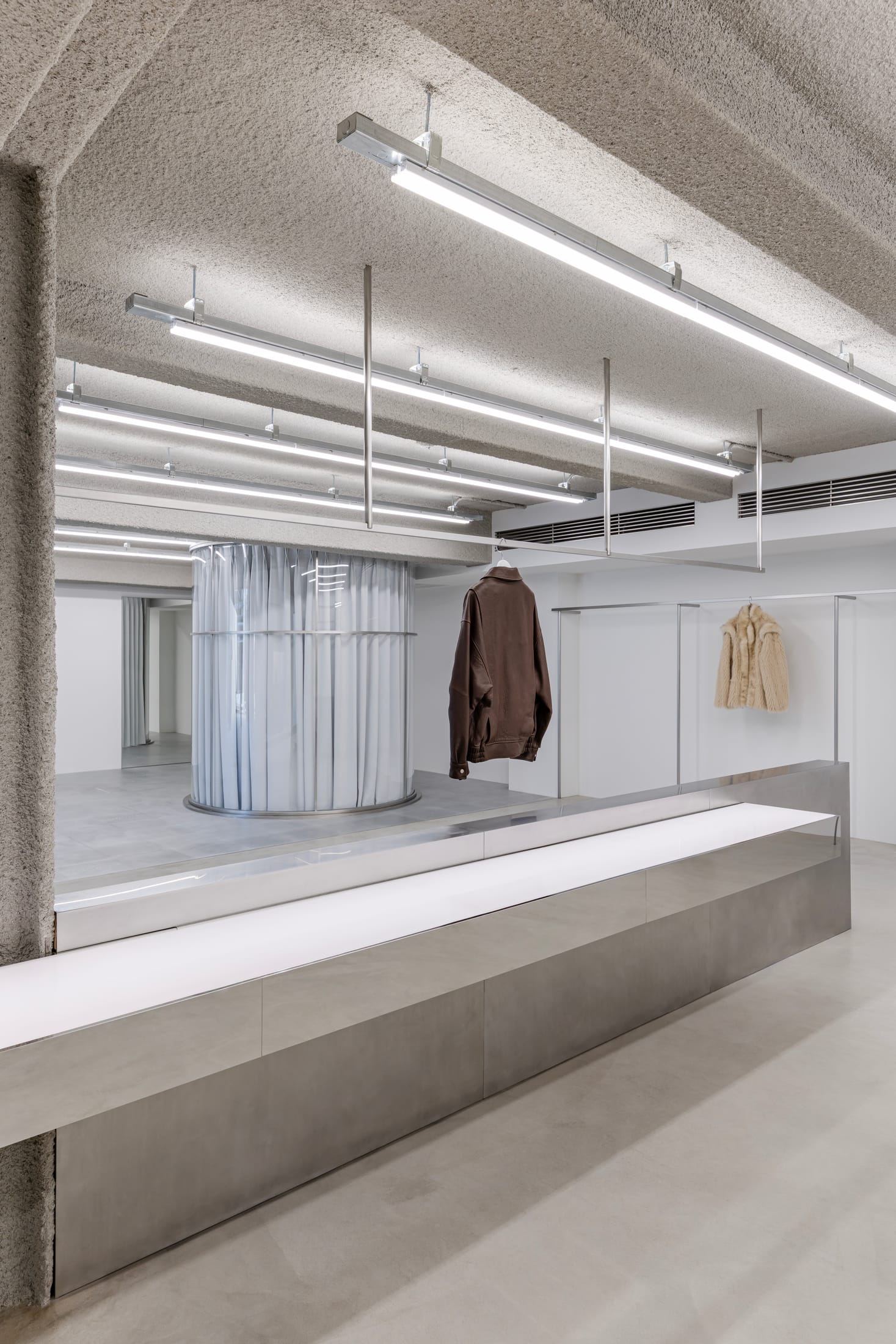 Yellowtrace Uneg Margesherwood Seoul Flagship Store Fashion Retail Interior Design Photo Hshm2357 07 Opt80