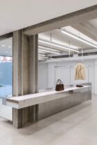 Yellowtrace Uneg Margesherwood Seoul Flagship Store Fashion Retail Interior Design Photo Hshm2357 08 Opt80