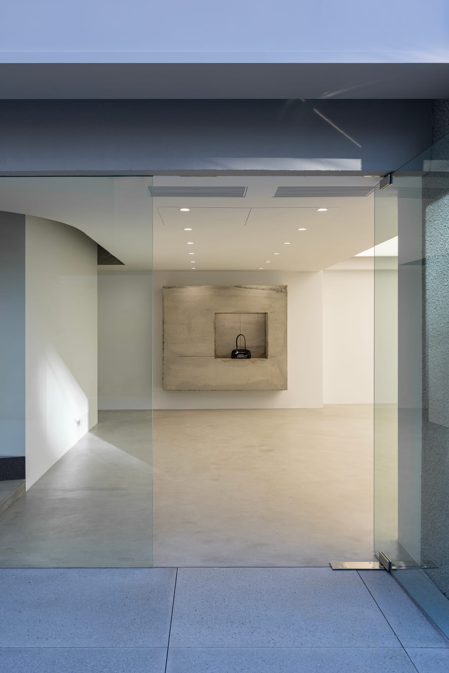 Yellowtrace Uneg Margesherwood Seoul Flagship Store Fashion Retail Interior Design Photo Hshm2357 40 Opt80