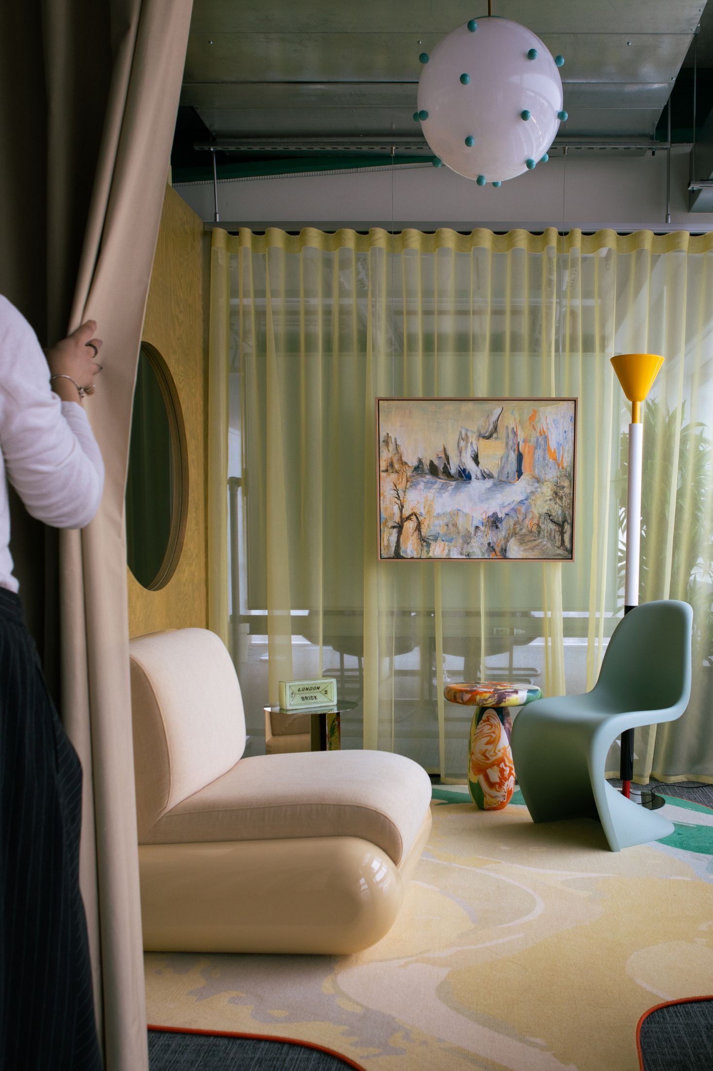 Yellowtrace Emily Cunnane Intercom Dublin And London Offices Photo Ruth Maria 14 Opt80