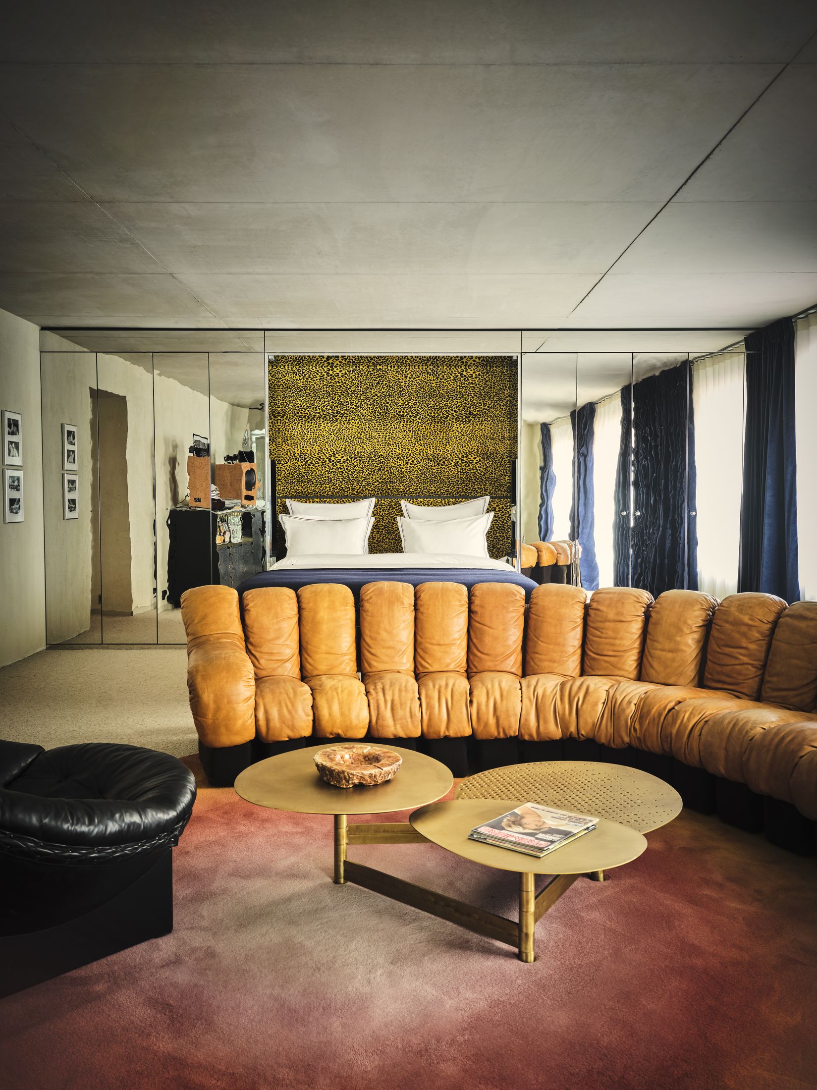Yellowtrace Studio Ko Hotel Bus Palladium Paris Photo Matthieu Salvaing 23 Opt80