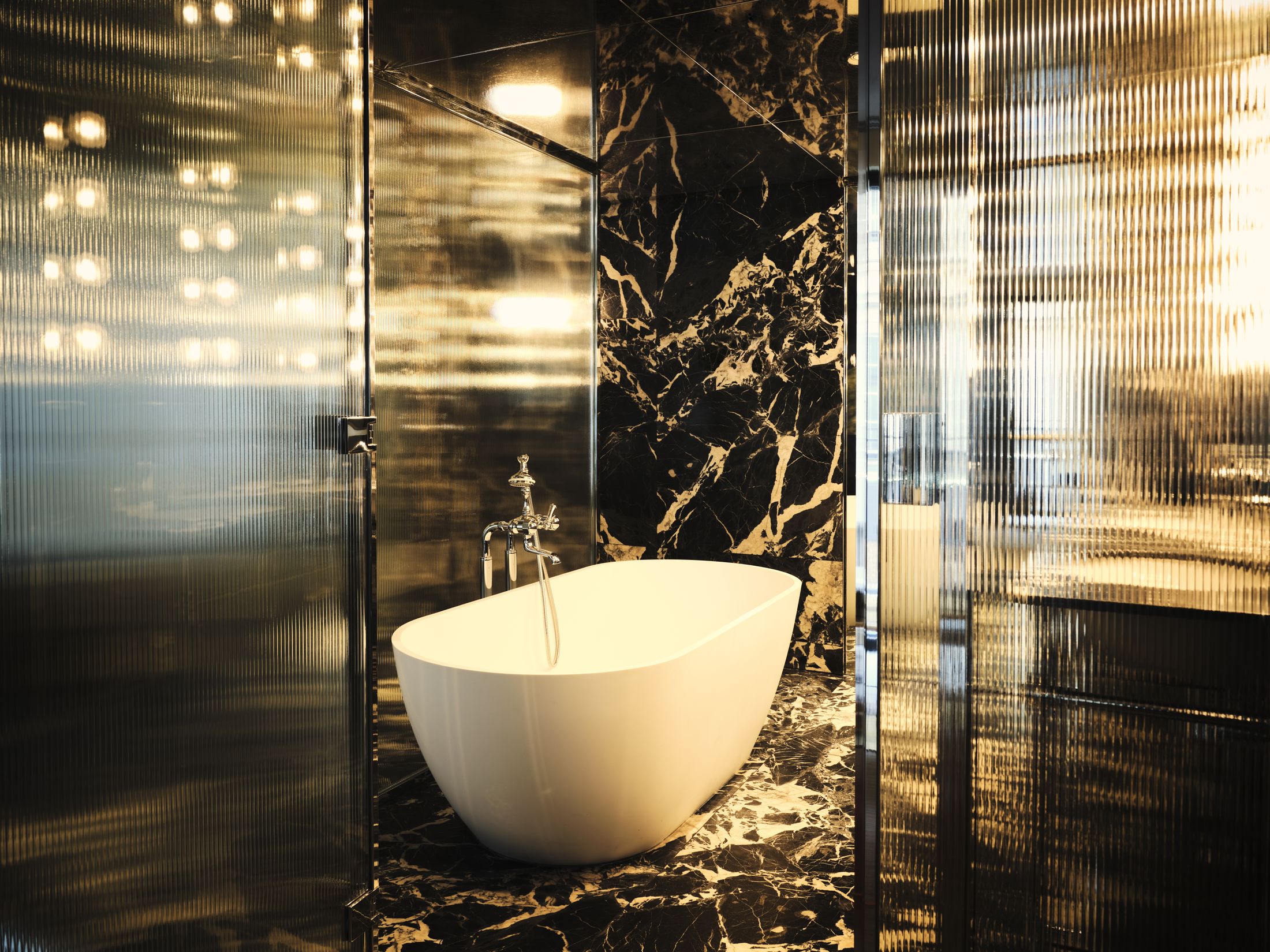 Yellowtrace Studio Ko Hotel Bus Palladium Paris Photo Matthieu Salvaing 24 Opt80