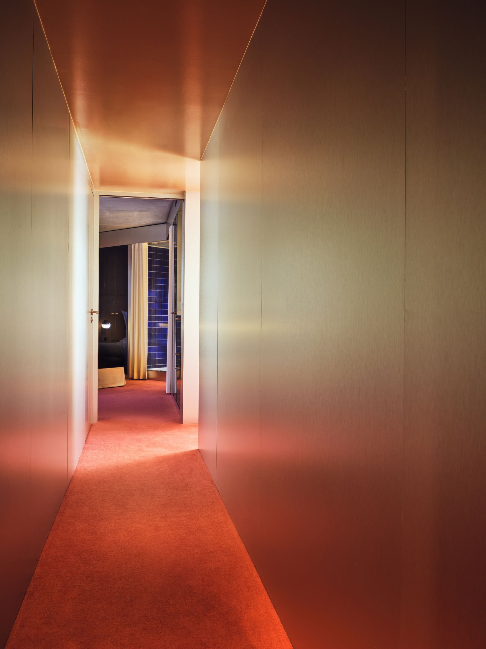 Yellowtrace Studio Ko Hotel Bus Palladium Paris Photo Matthieu Salvaing 13 Opt80