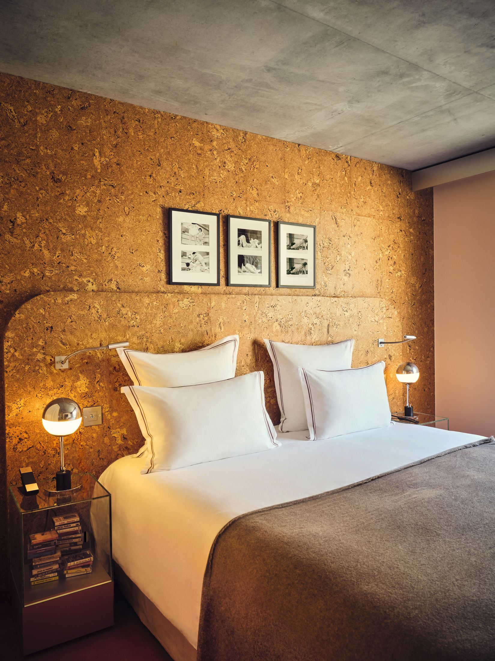 Yellowtrace Studio Ko Hotel Bus Palladium Paris Photo Matthieu Salvaing 04 Opt80