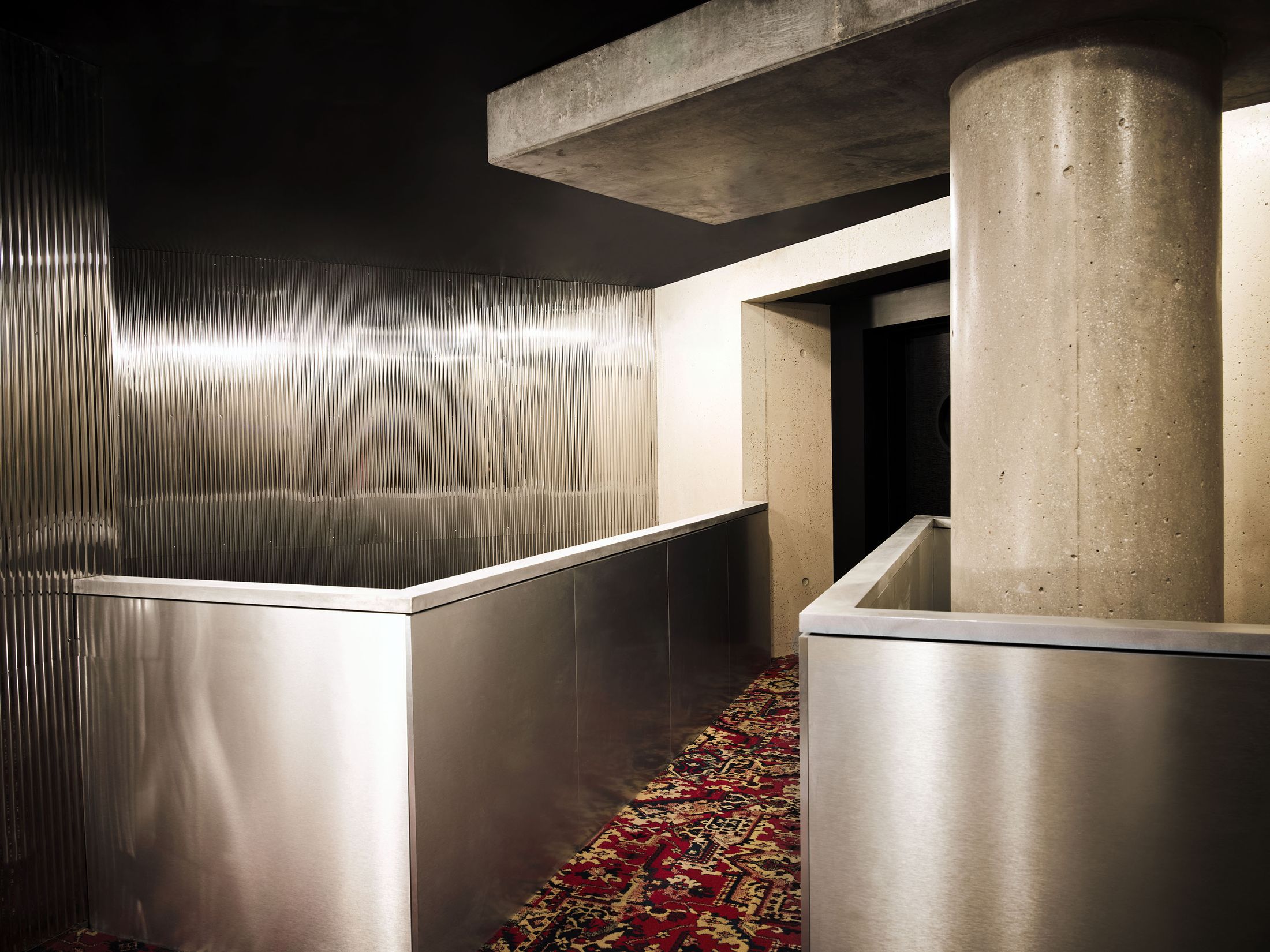 Yellowtrace Studio Ko Hotel Bus Palladium Bar Restaurant Club Photo Matthieu Salvaing 01 Opt80