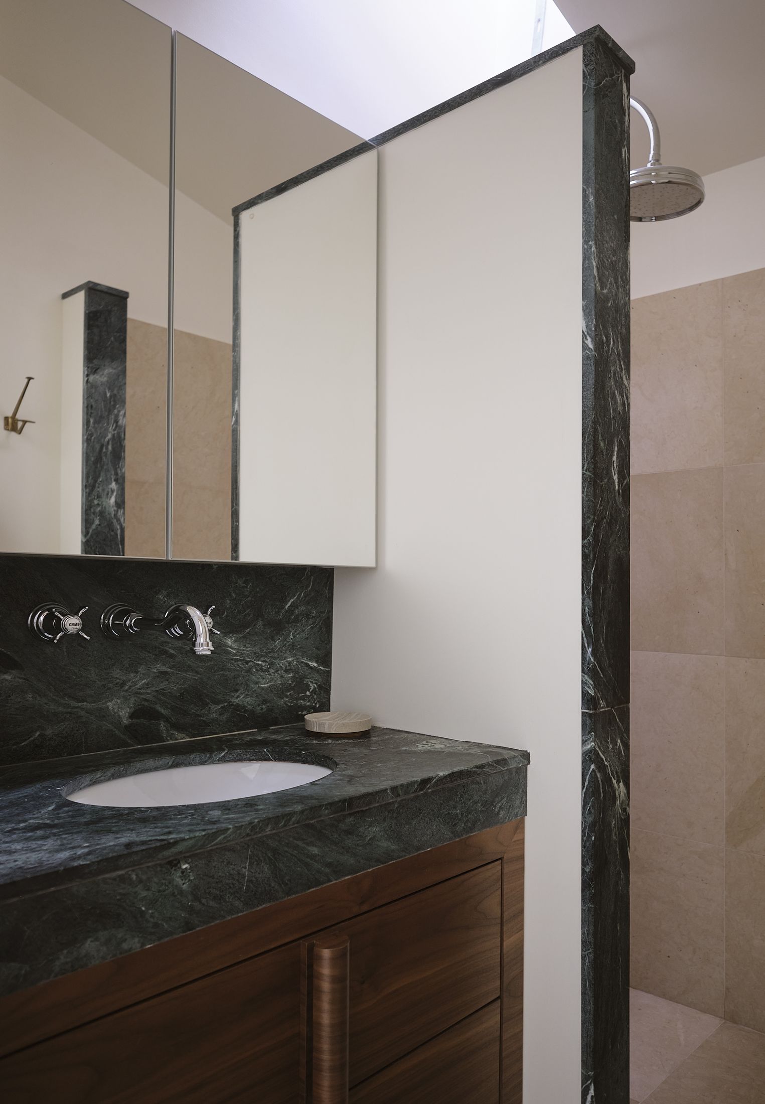 Yellowtrace Hauvette Madani Saint Georges Paris Apartment Design Photo Lucas Madani 06 Opt80