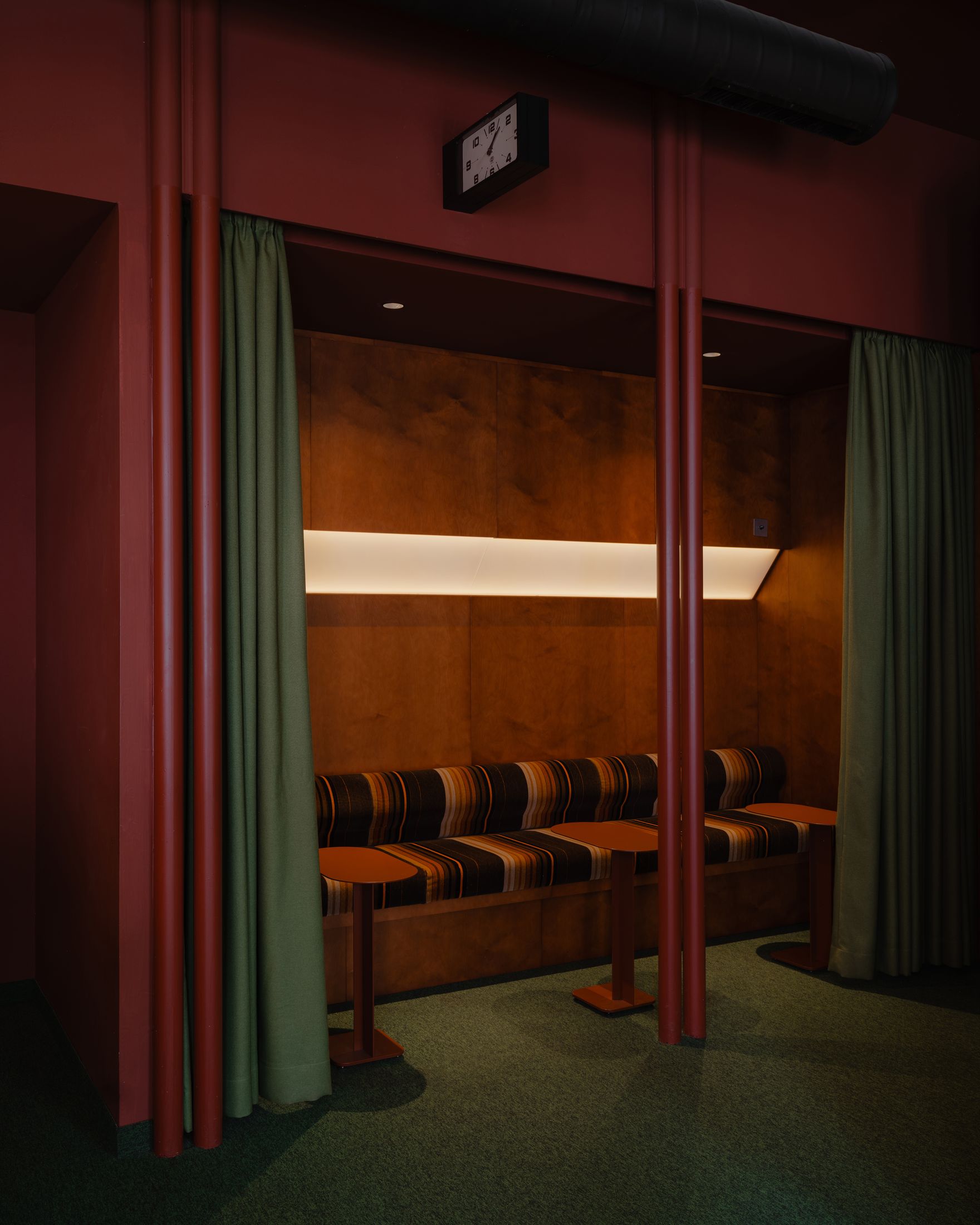 Yellowtrace Supaform Esthetic Joys Embassy Club Belgrade Serbia Photo Varvara Toplennikova 04 Opt80