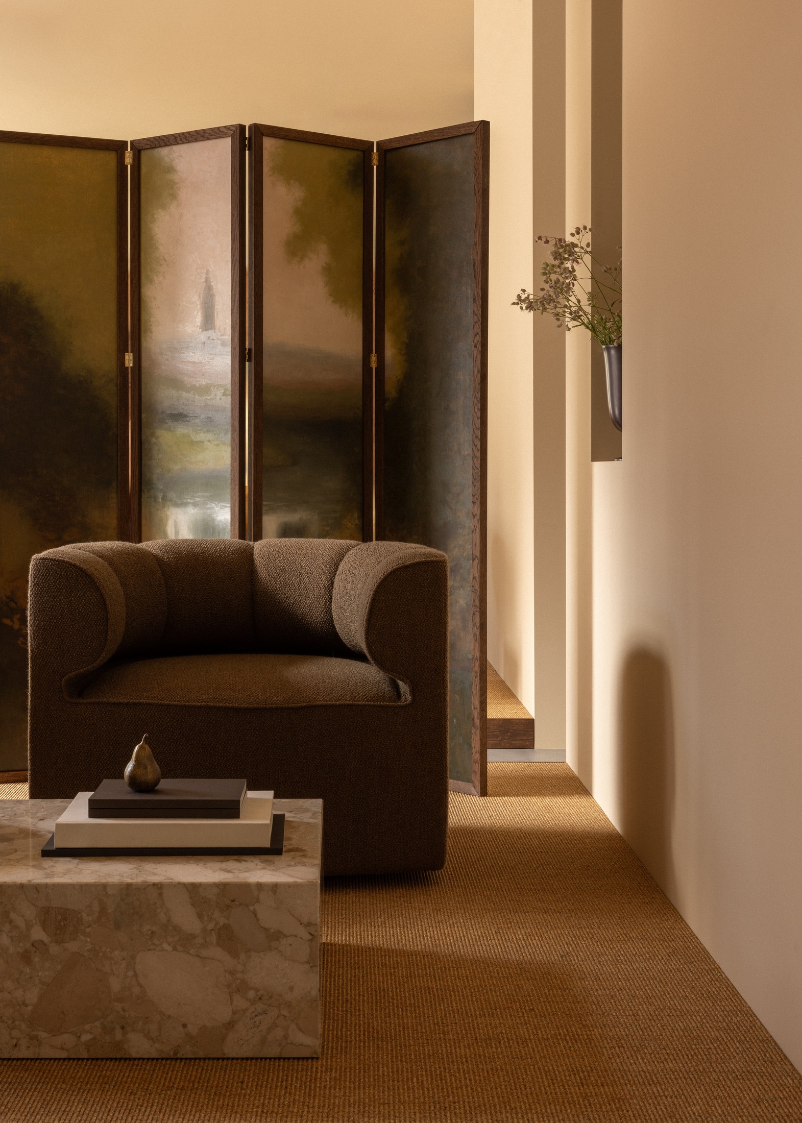 Yellowtrace Audo3daysofdesigneaveseamlineloungechairpavotvaseplinthlowsentimentpaperweight72 12 Opt90