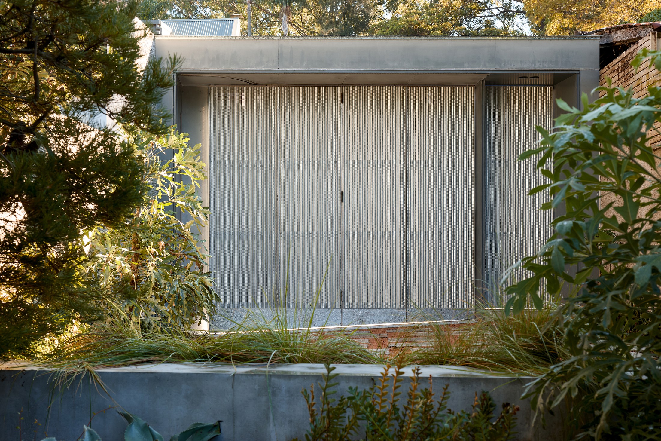Yellowtrace House Gretchenlintel Studio For Architectureluc Remond 02 30 Opt90