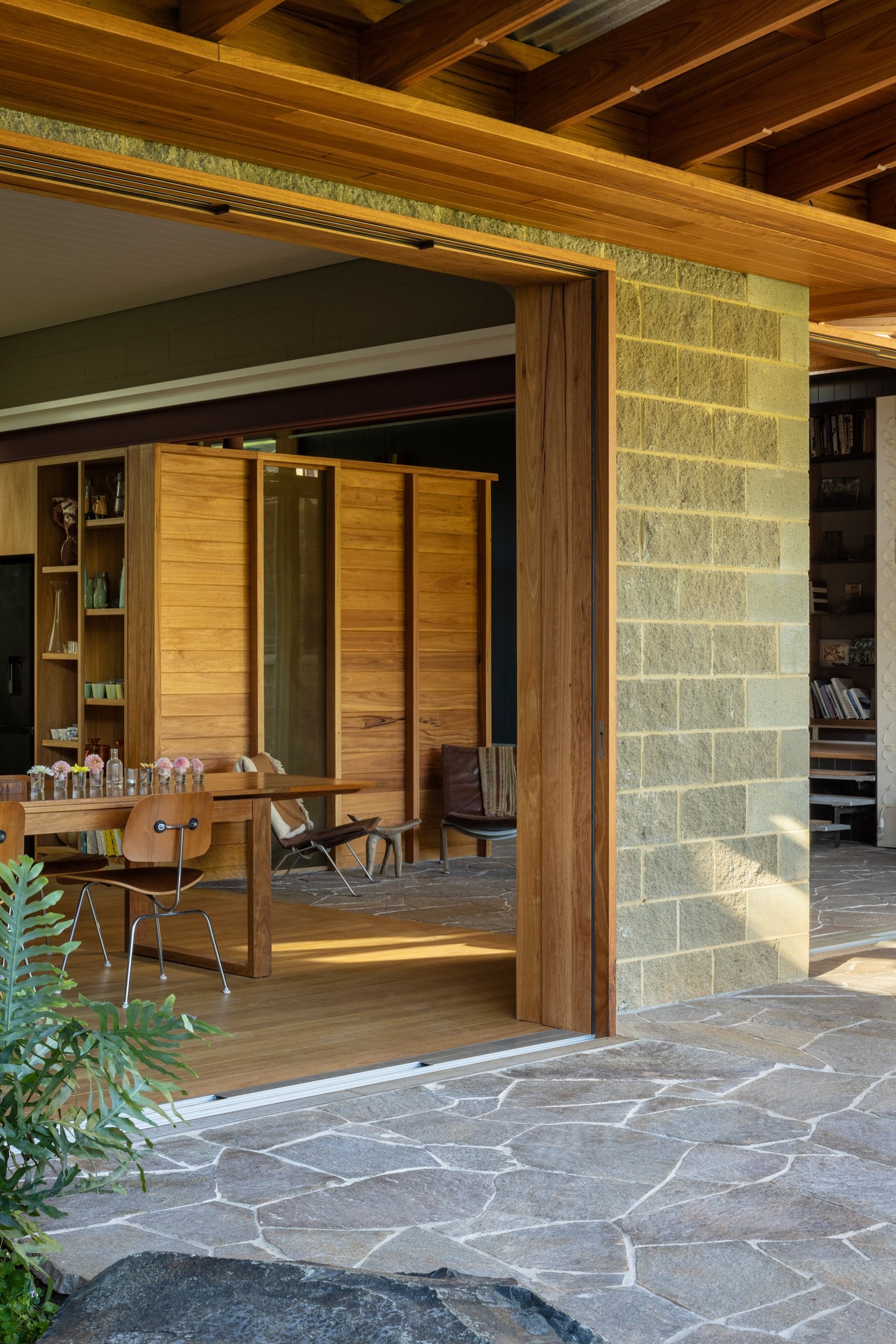 Yellowtrace Studio Zawazulaikha Laurence Tree Change Houseclinton Weaver 09 76 Opt90