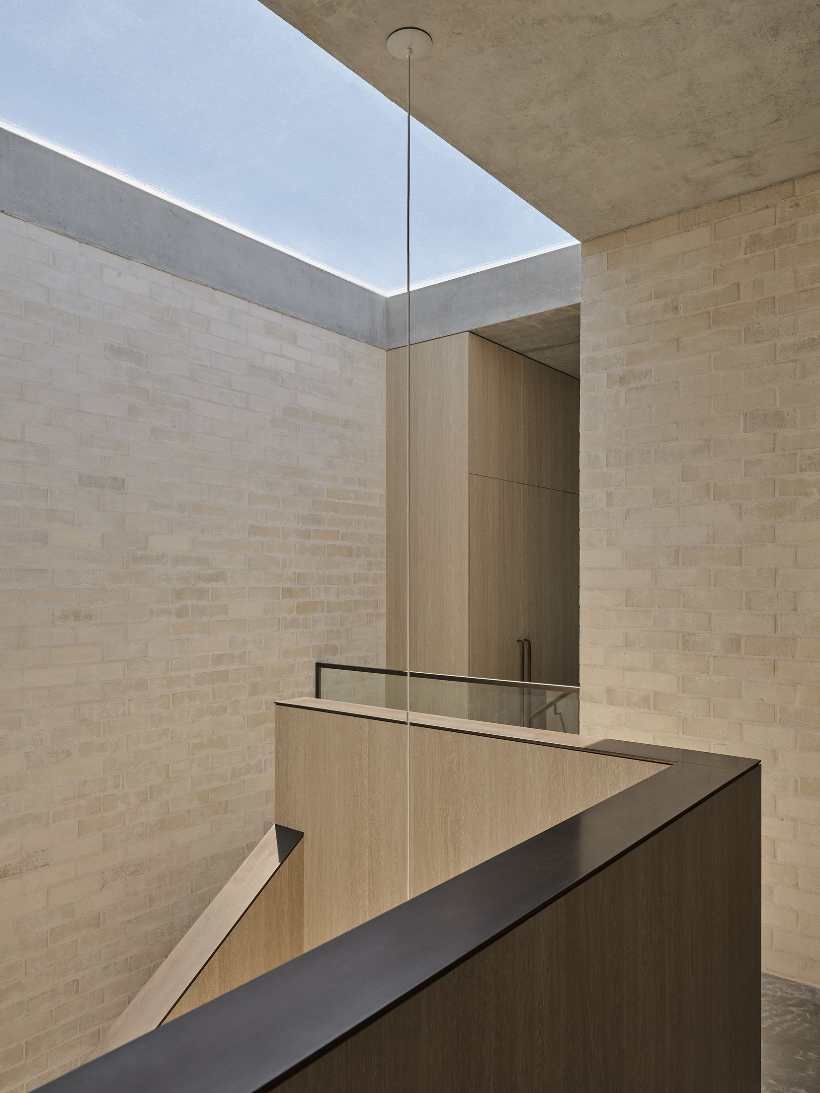 Yellowtrace Madeleine Blanchfield Architects Sculpted Bronte House Photo Anson Smart 14 Opt80