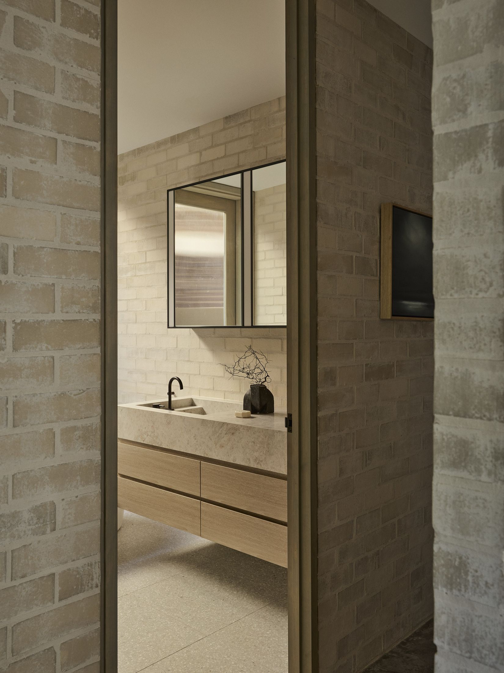 Yellowtrace Madeleine Blanchfield Architects Sculpted Bronte House Photo Anson Smart 21 Opt80