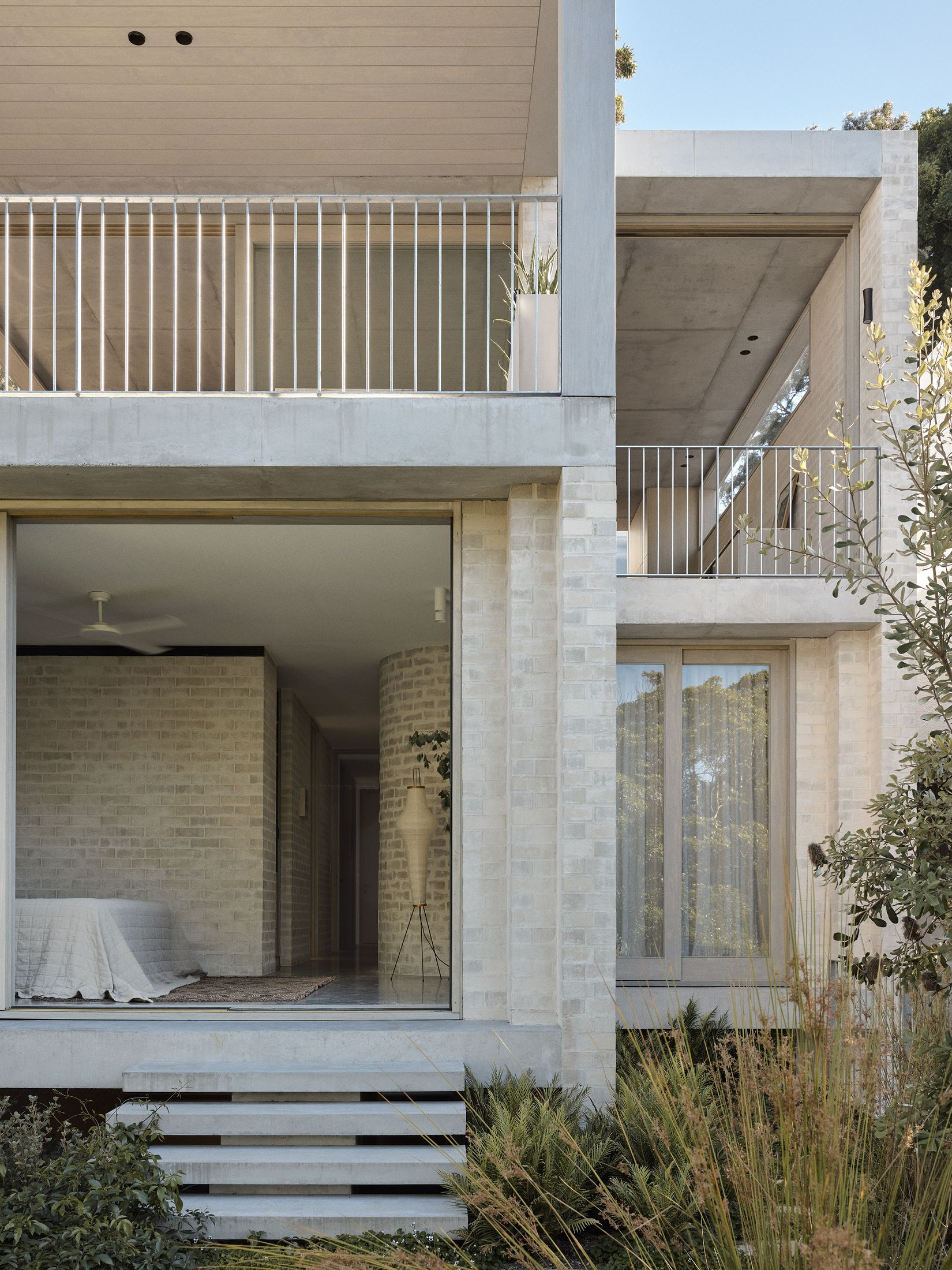 Yellowtrace Madeleine Blanchfield Architects Sculpted Bronte House Photo Anson Smart 28 Opt80
