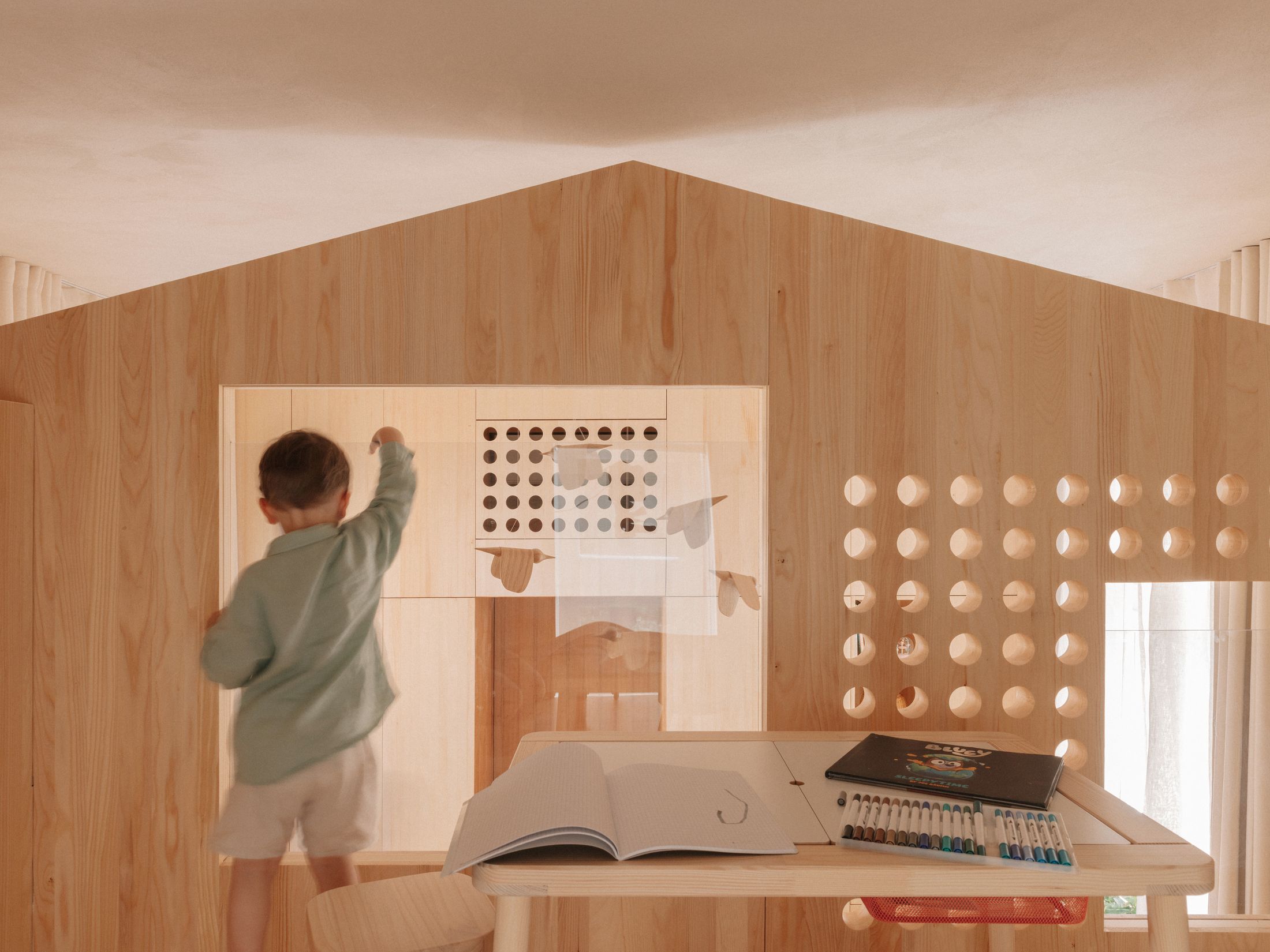 Yellowtrace Projekt V Arhitektura Treehouse Apartment Sarajevo Interior Architecture Photo Shantanu Starick 20 Opt80
