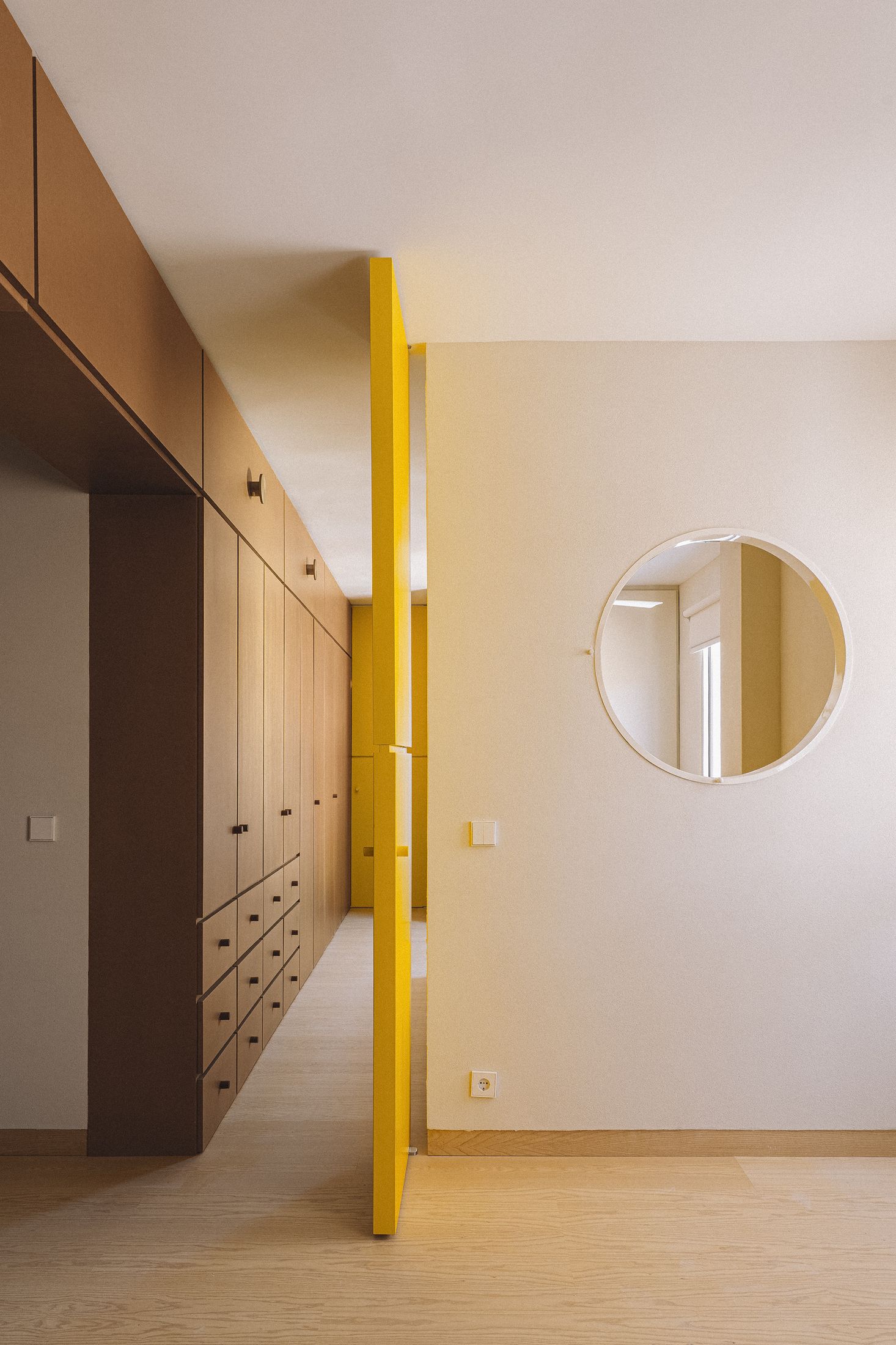 Yellowtrace Burr Az06 Madrid Family Apartment Renovation Photo Maru Serrano 27 Opt80