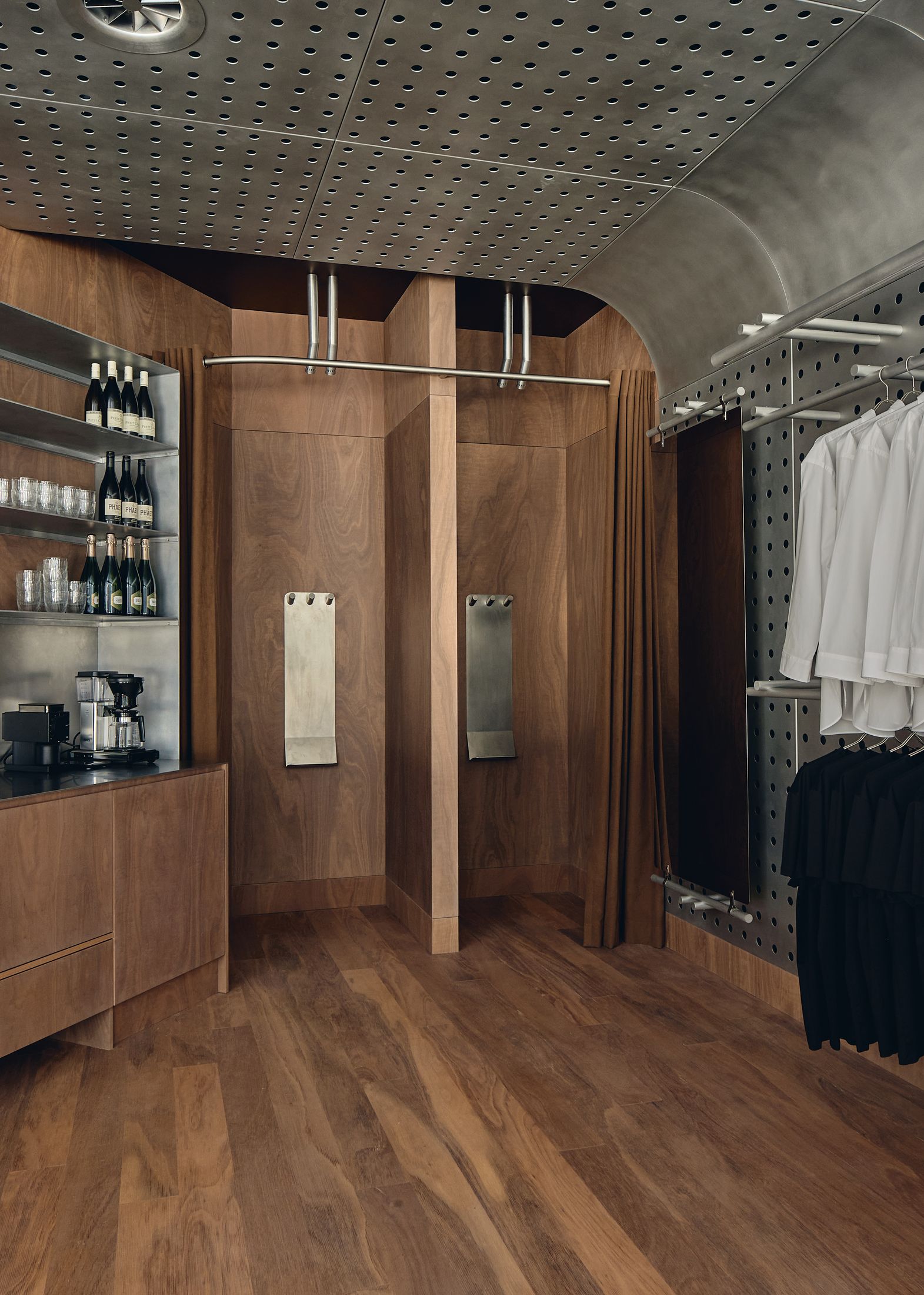 Yellowtrace March Studio Oscar Bravo Sydeny Photo Peter Bennetts 23 Opt80