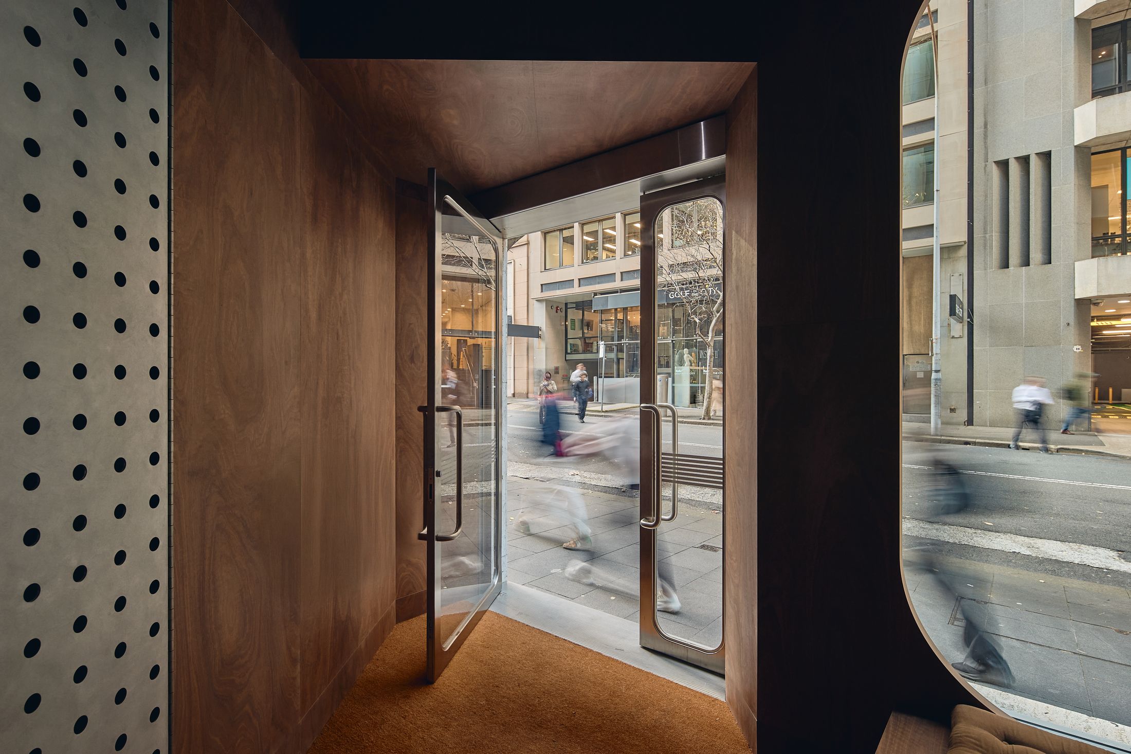 Yellowtrace March Studio Oscar Bravo Sydeny Photo Peter Bennetts 27 Opt80