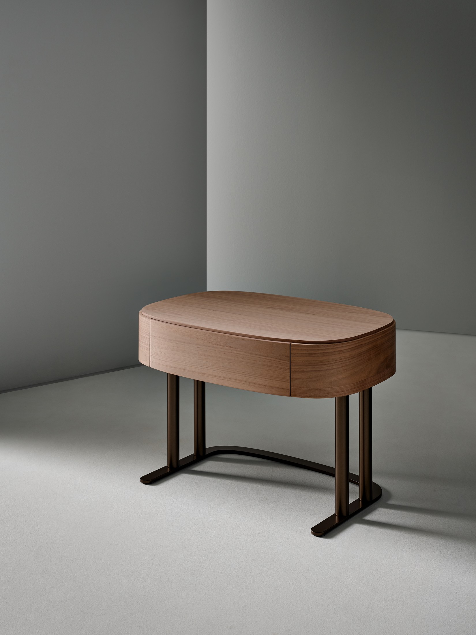 Yellowtrace Bonaldoisabey Bedside Table2 04 Opt90
