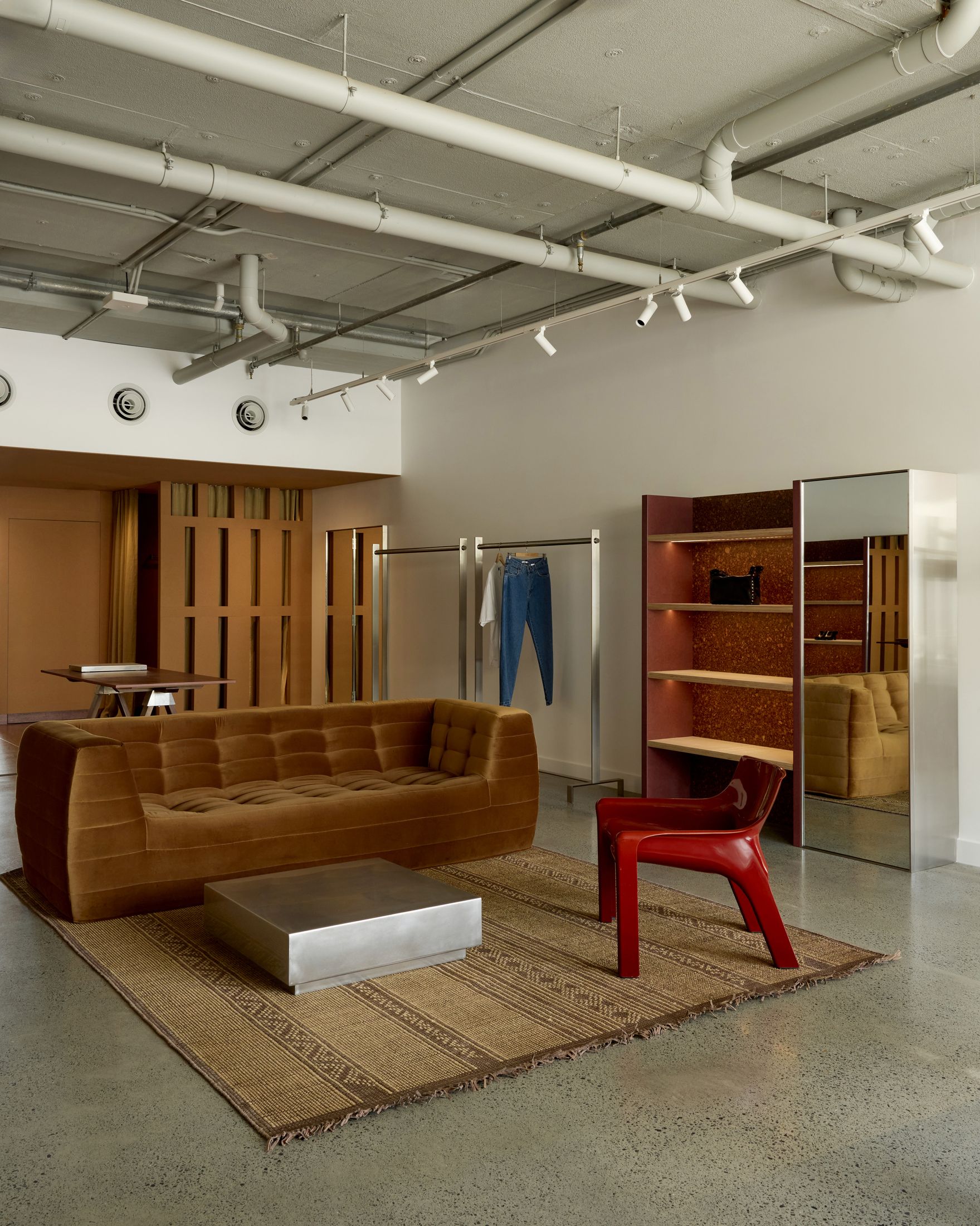 Yellowtrace Akin Atelier Bassike Byron Bay Retail Interior Design Photo Jessie Prince 08 Opt80