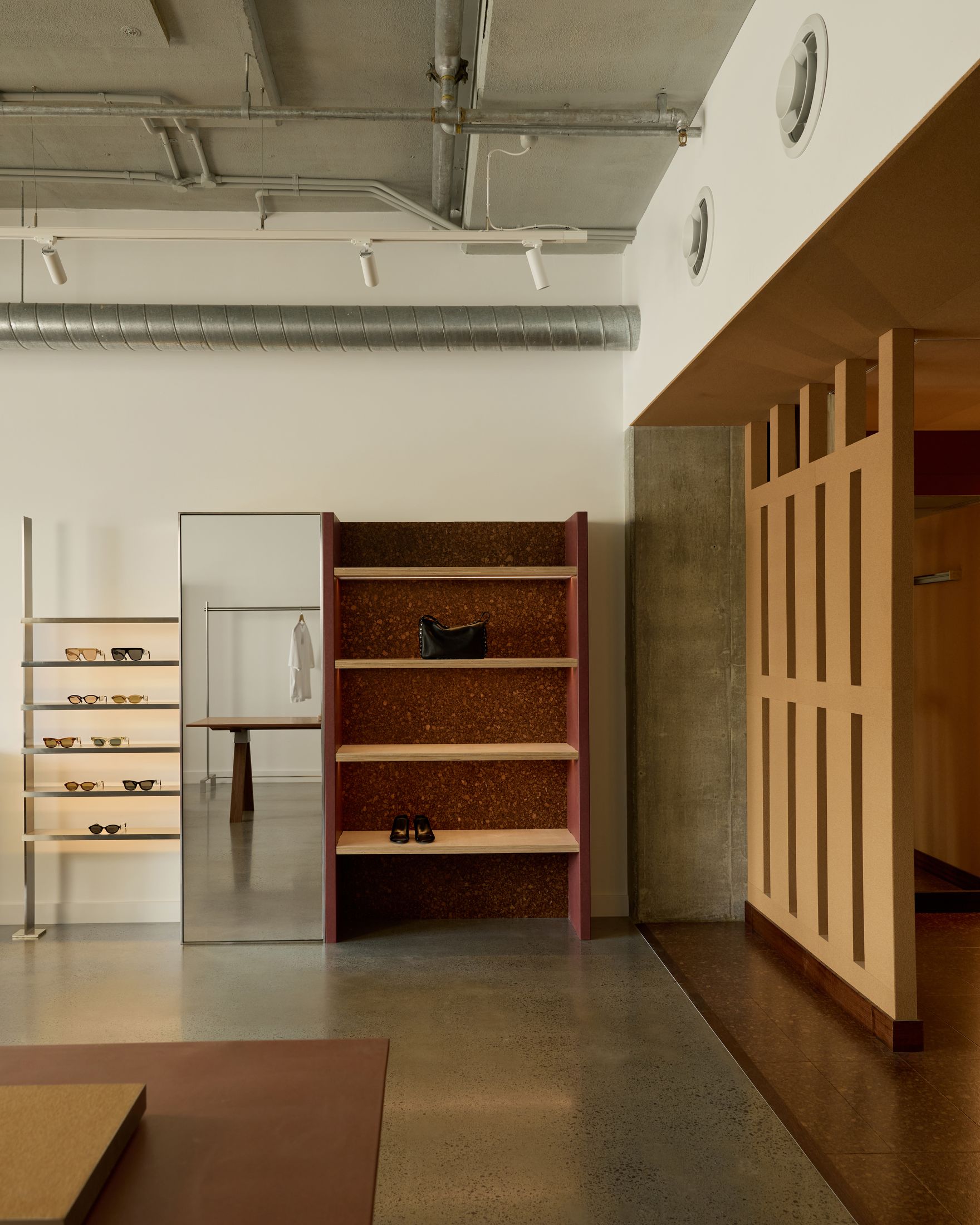 Yellowtrace Akin Atelier Bassike Byron Bay Retail Interior Design Photo Jessie Prince 09 Opt80