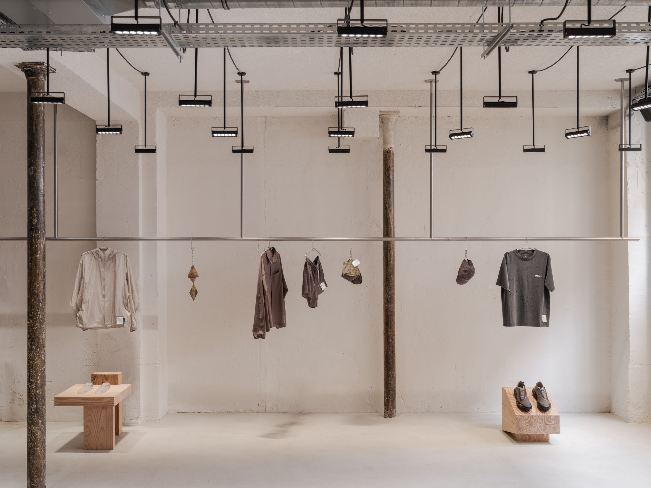 Yellowtrace Cigue Satisfy Running Brand Paris Flagship Photo Maris Mezulis 06 Opt80