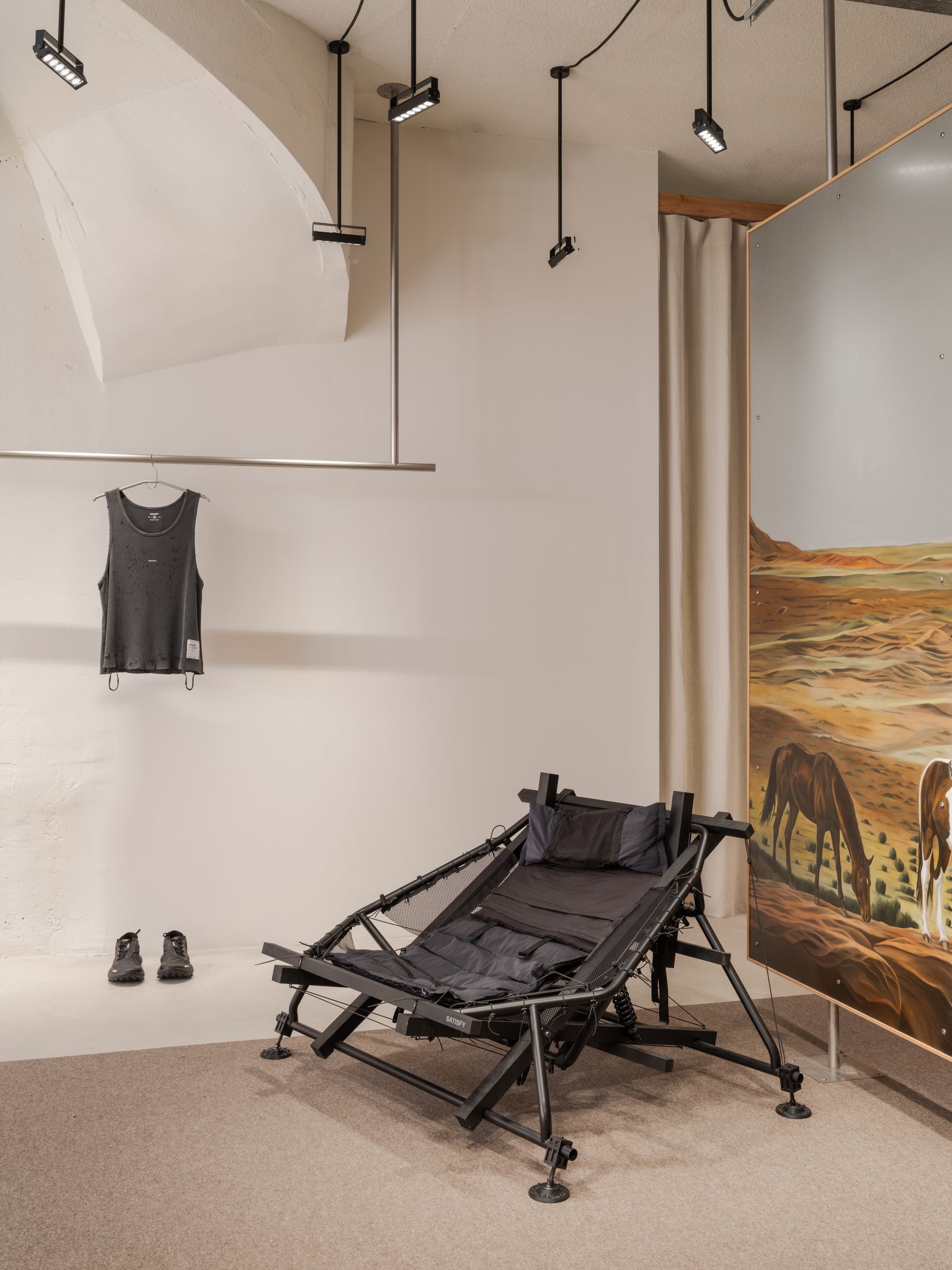 Yellowtrace Cigue Satisfy Running Brand Paris Flagship Photo Maris Mezulis 10 Opt80