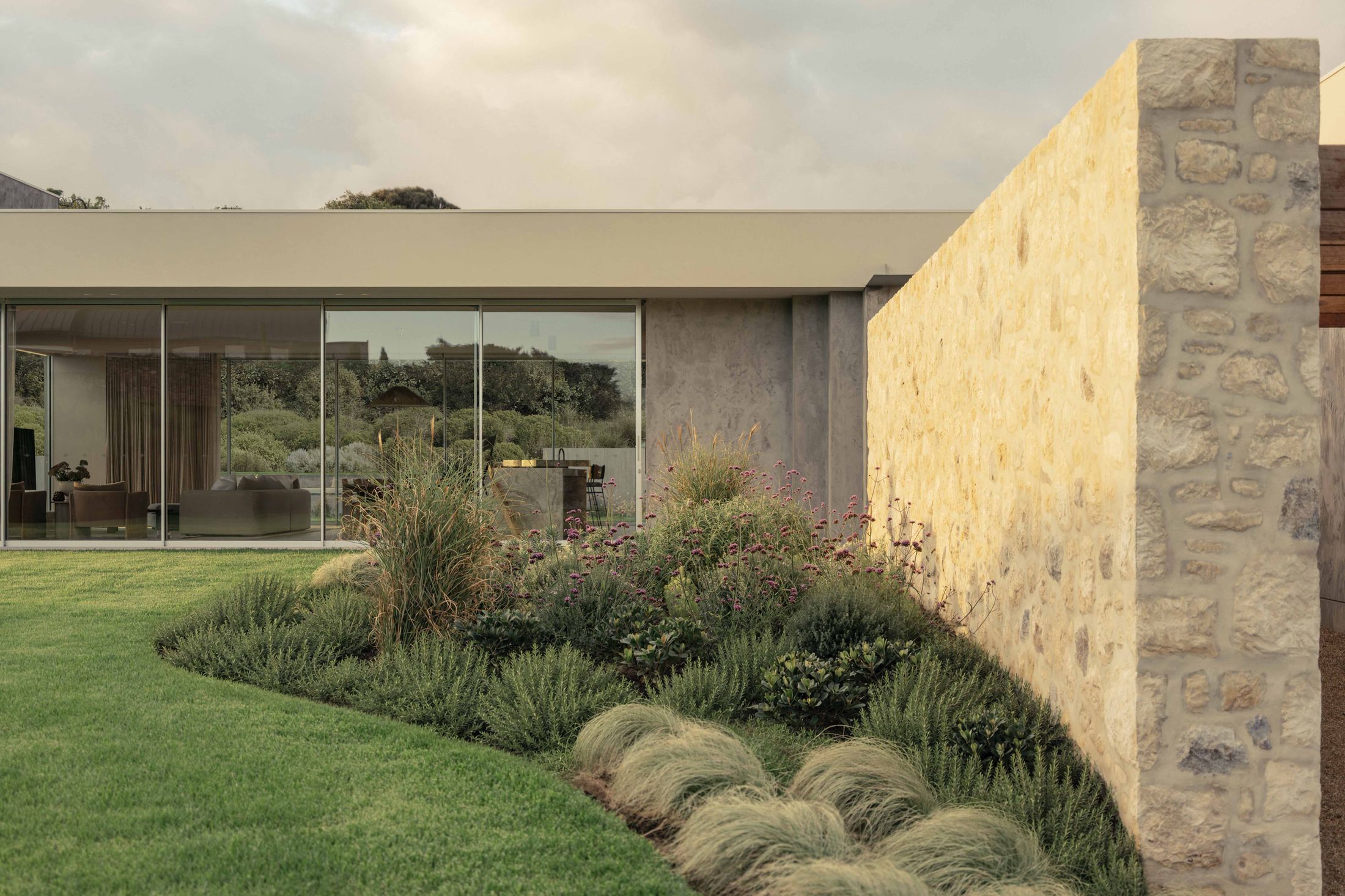 Yellowtrace Studio Kennon Wildcoast Portsea House Photo Felix Forest 02 Opt80