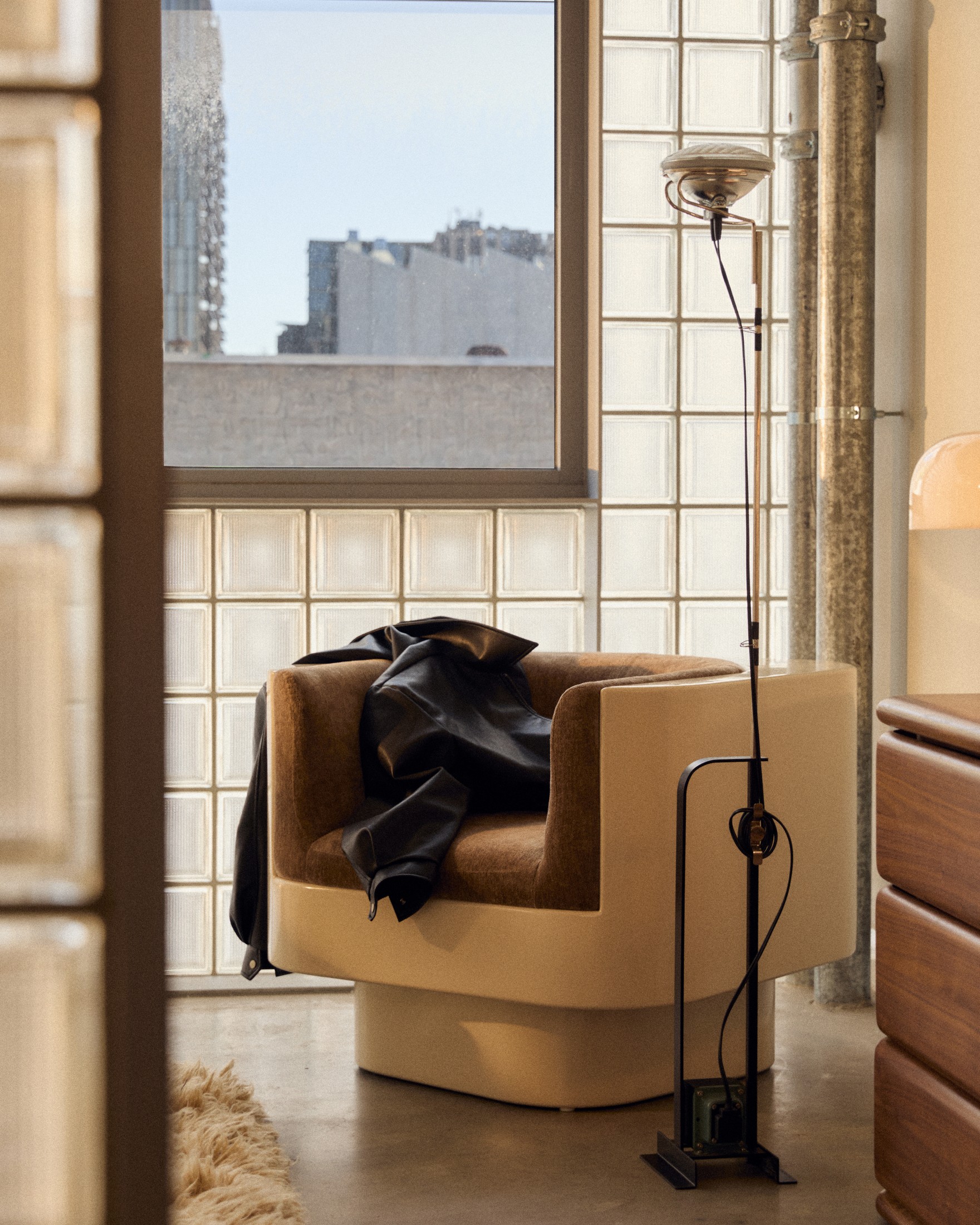 Yellowtrace 260827ellison Studiosmelt Bed 26nico Chair0205 কপি 06 Opt90