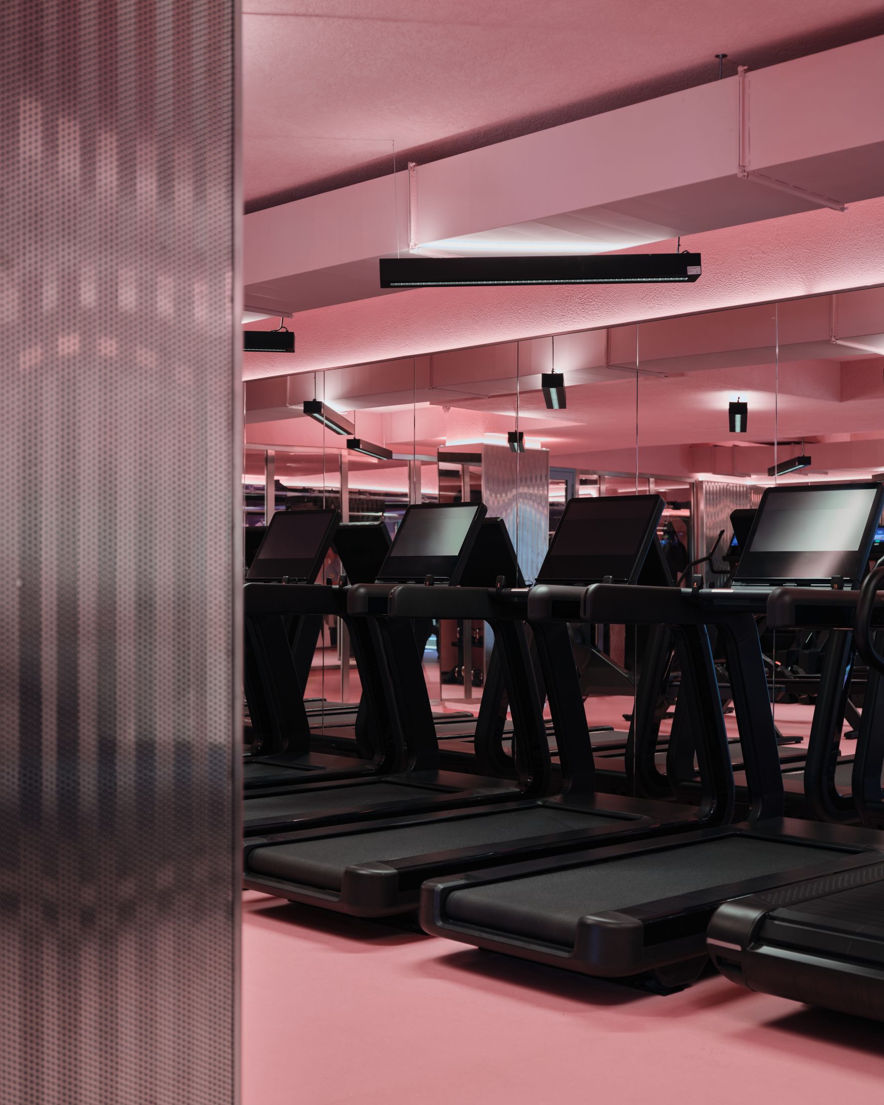 Yellowtrace Rodolphe Parente Marion Mailaender Ken Club Paris Wellness Club Photos Ludovic Balay 09 Opt80