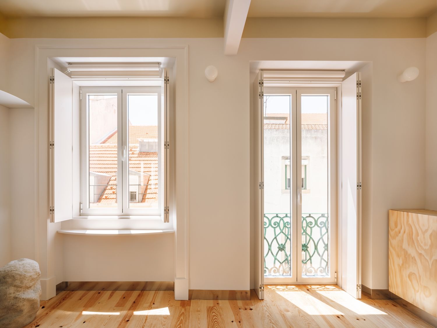 Yellowtrace Bureau Lilac Apartment Lisbon Photo Francisco Nogueira 04 Opt80