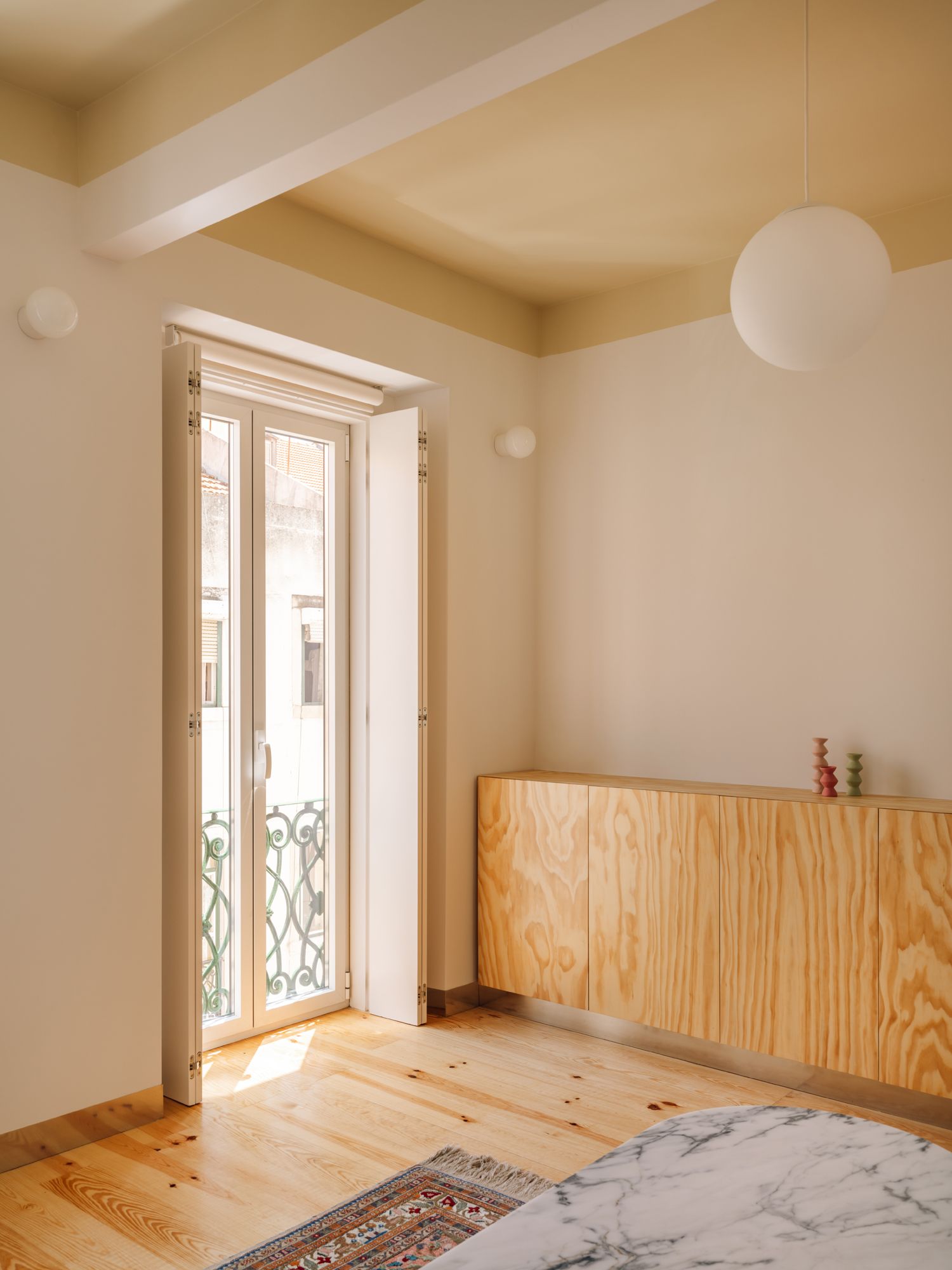 Yellowtrace Bureau Lilac Apartment Lisbon Photo Francisco Nogueira 05 Opt80