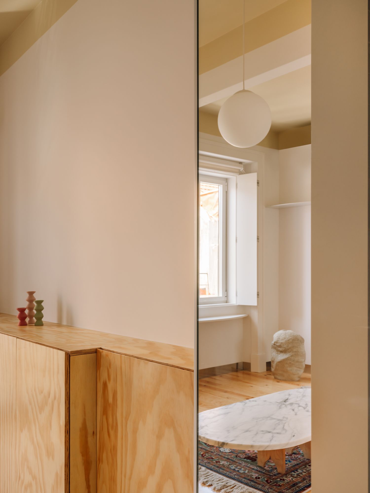 Yellowtrace Bureau Lilac Apartment Lisbon Photo Francisco Nogueira 08 Opt80