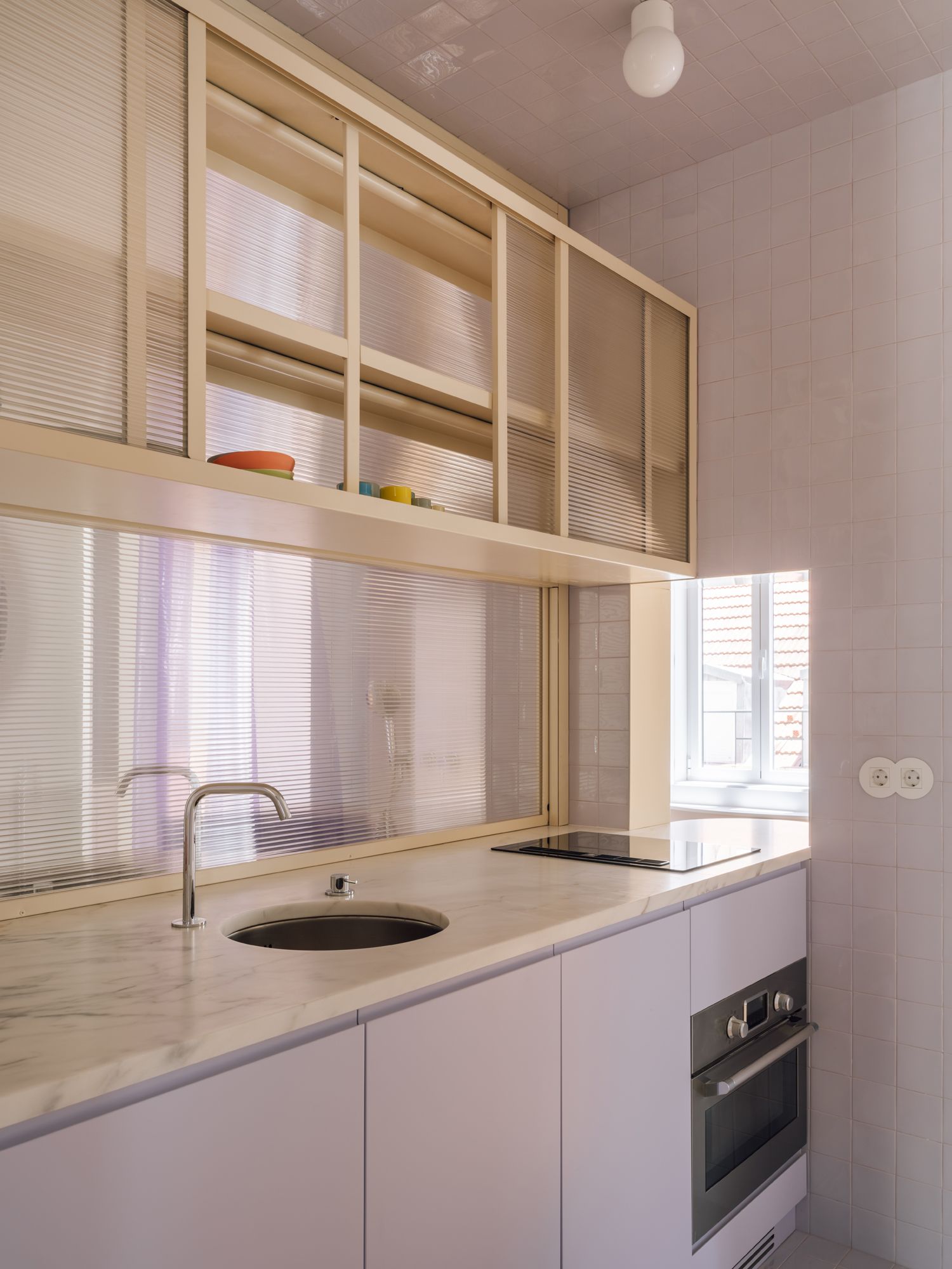 Yellowtrace Bureau Lilac Apartment Lisbon Photo Francisco Nogueira 11 Opt80