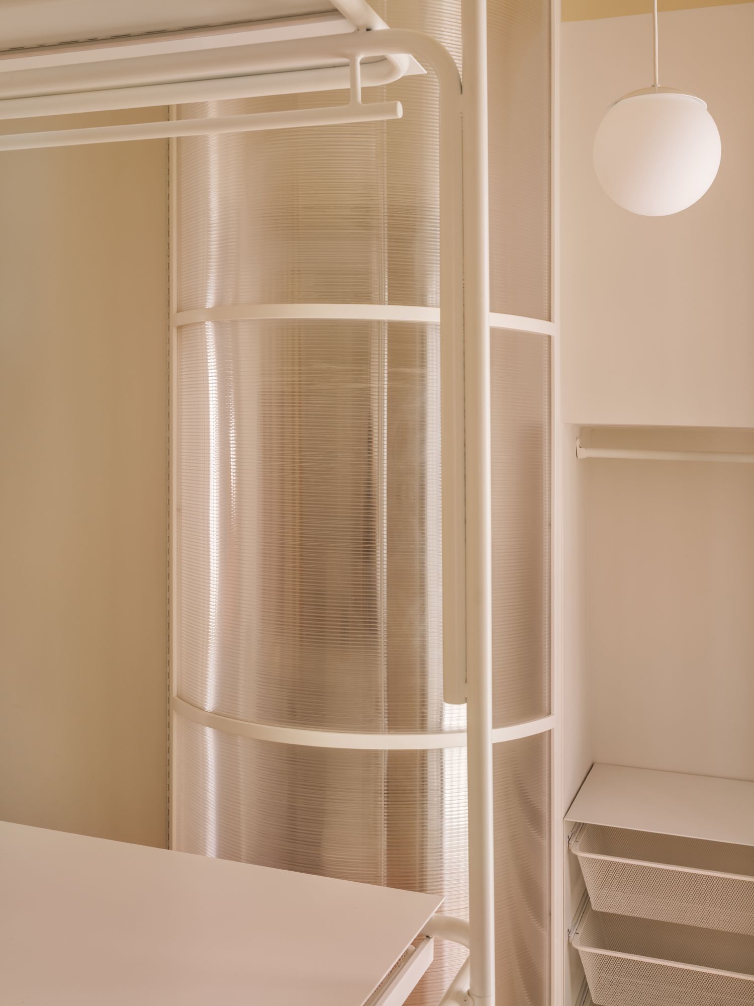 Yellowtrace Bureau Lilac Apartment Lisbon Photo Francisco Nogueira 19 Opt80