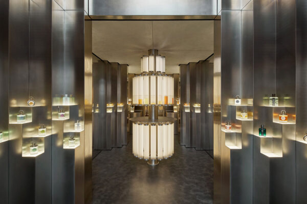 Yellowtrace Casper Mueller Kneer Caron Rue Saint Honore